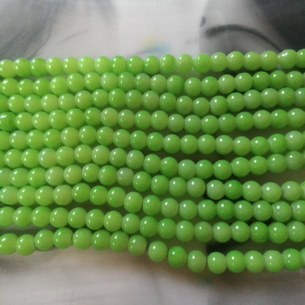 Glass Beads 8 mm Parrot Green