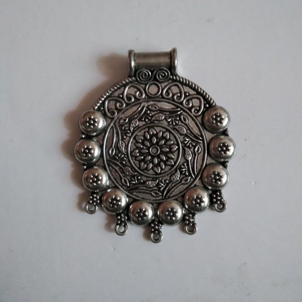 German Silver Round Pendant with 5 Hole Hangings