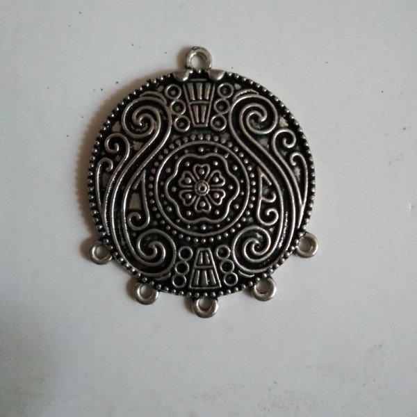 German Silver Round Pendant with 5 Holes Hangings